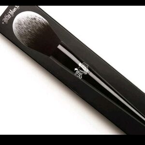 Kat Von D Lock It Setting Powder Makeup Brush NIB